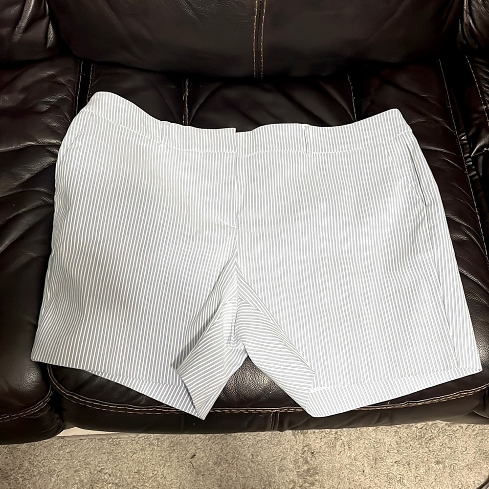 New women short. Van huesen brand.
